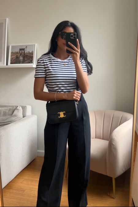 Casual outfit / striped t-shirt / black trousers 