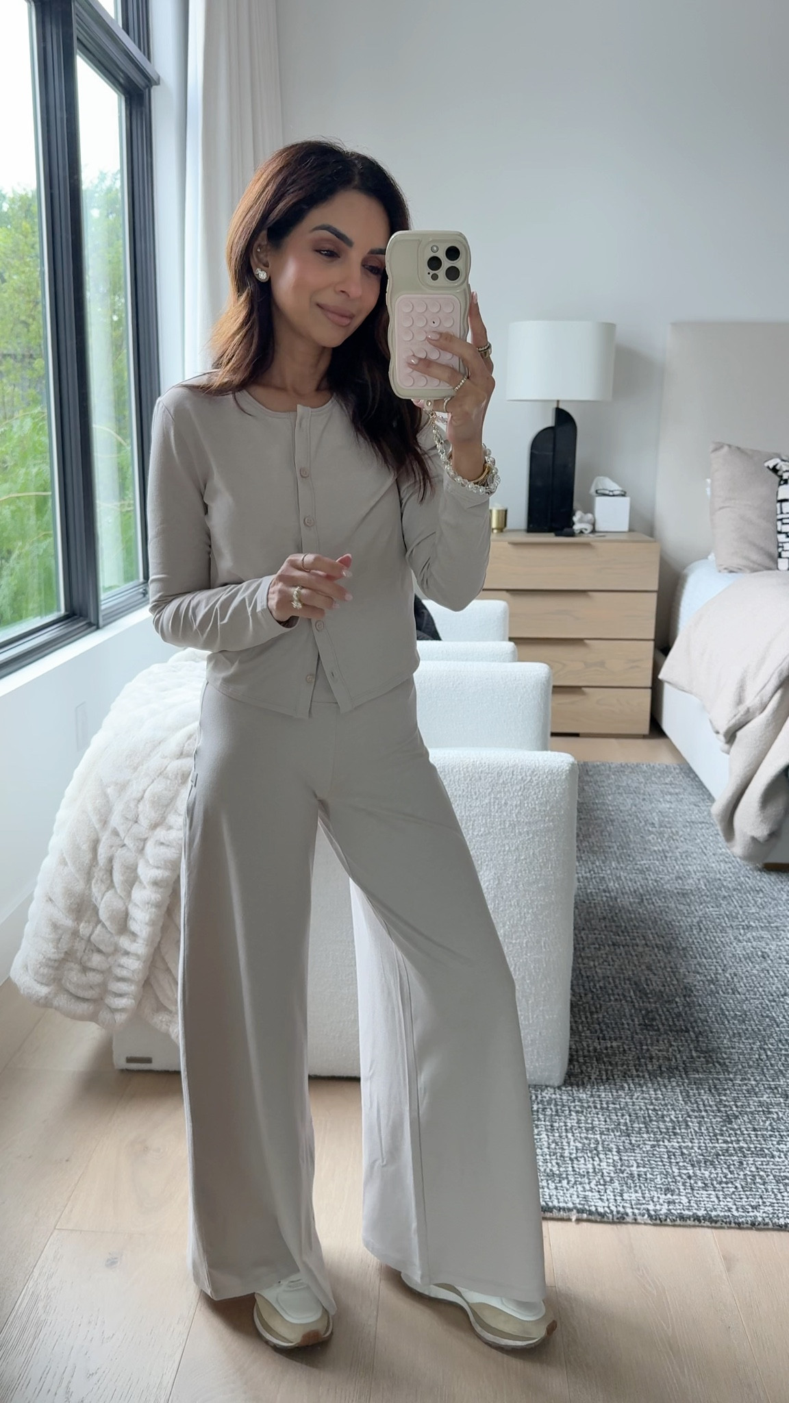 Just when I thought @Vuori US couldn’t get any better! They released the best new arrivals and these wide leg pants are everything, wearing xs short. Wearing the matching top in xs! Spend $250 you get cute tote!

#LTKActive #LTKootd #LTKSeasonal