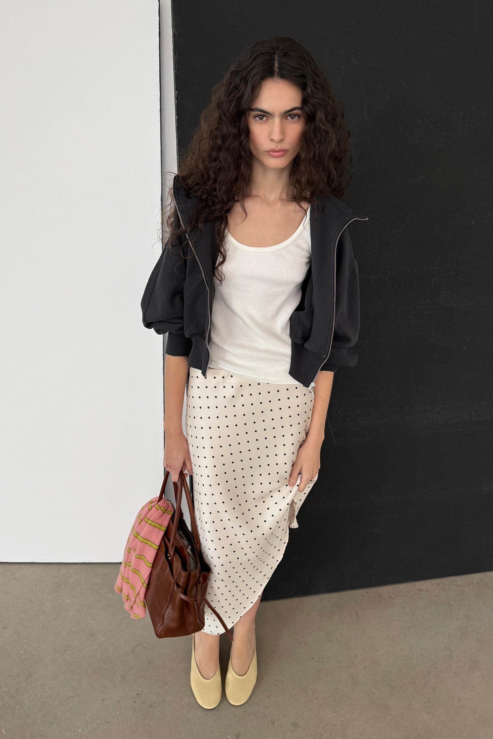 ASYMMETRISCHER SATINROCK MIT TUPFEN | Zara DE