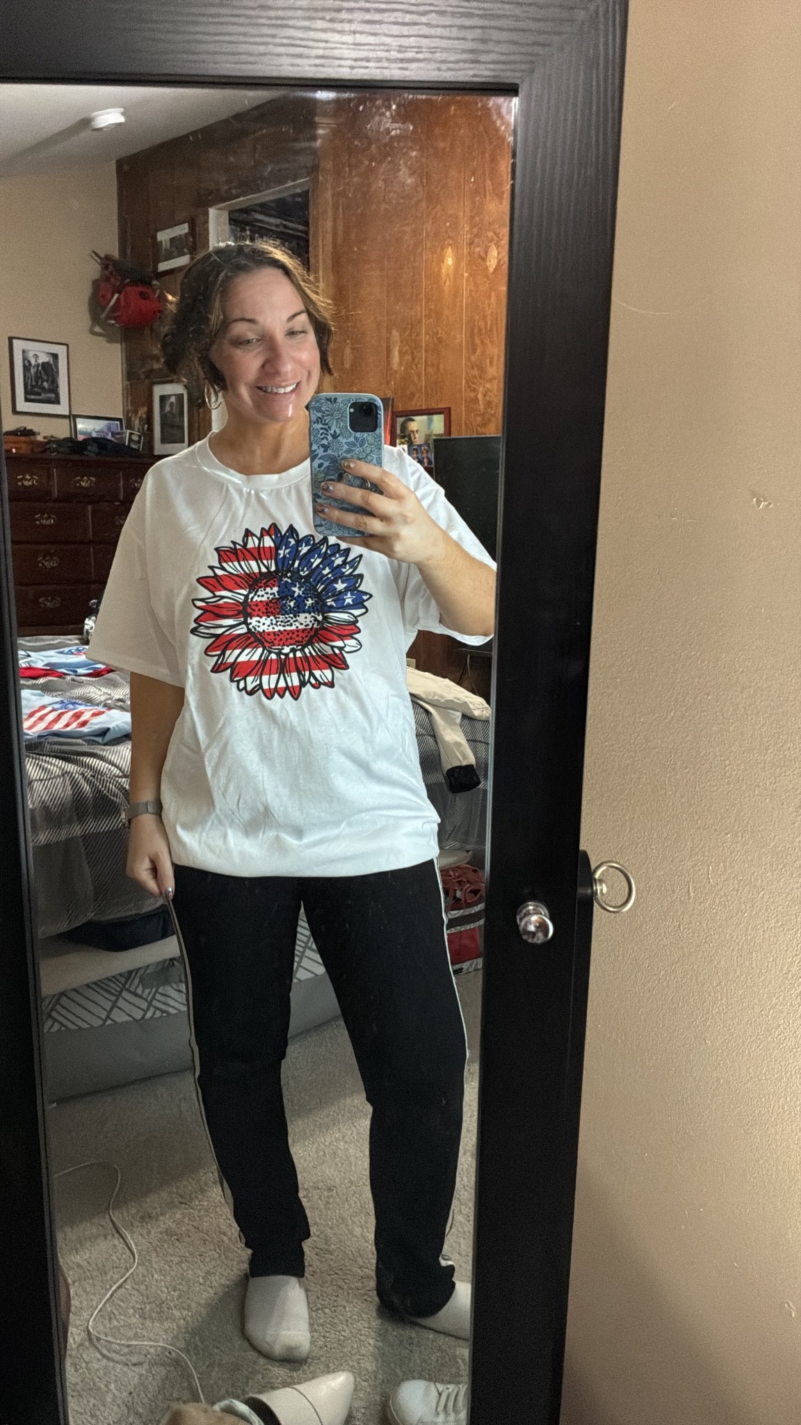 New poshmark listing - graphic tee sunflower flag - size large

#LTKootd #LTKSaleAlert #LTKSeasonal