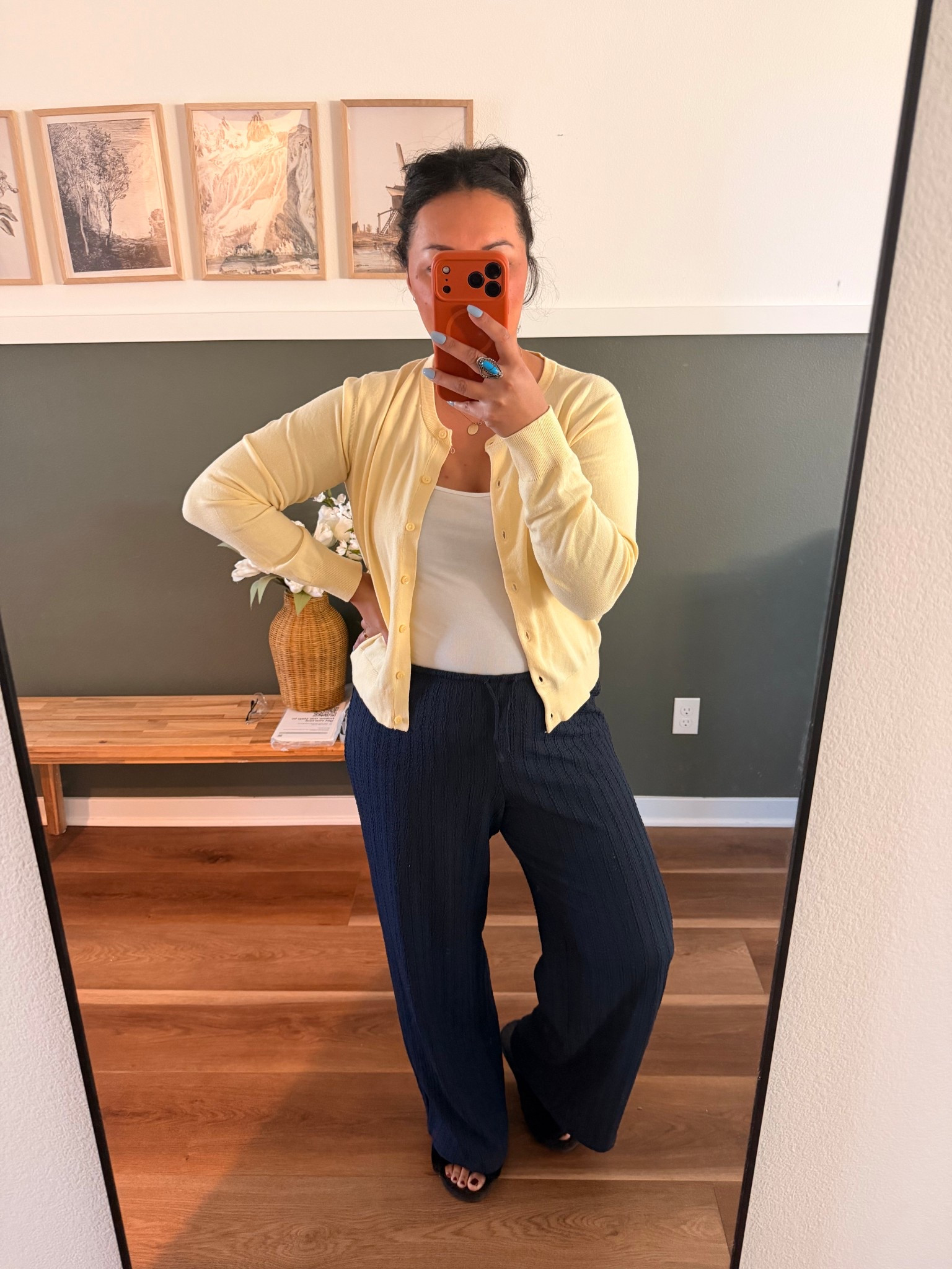 Comfortable and stylish mid size outfit for spring transitions 

Pants LG 
Top LG 
Cardigan LG 
From H&M 

#LTKPetite #LTKMidsize #LTKSpringSale