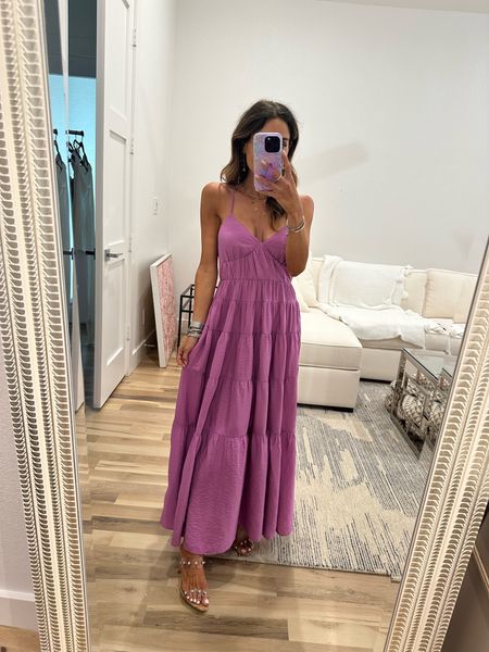 Purple maxi dress size xxs petite 

#LTKfindsunder100 #LTKSeasonal #LTKfindsunder50