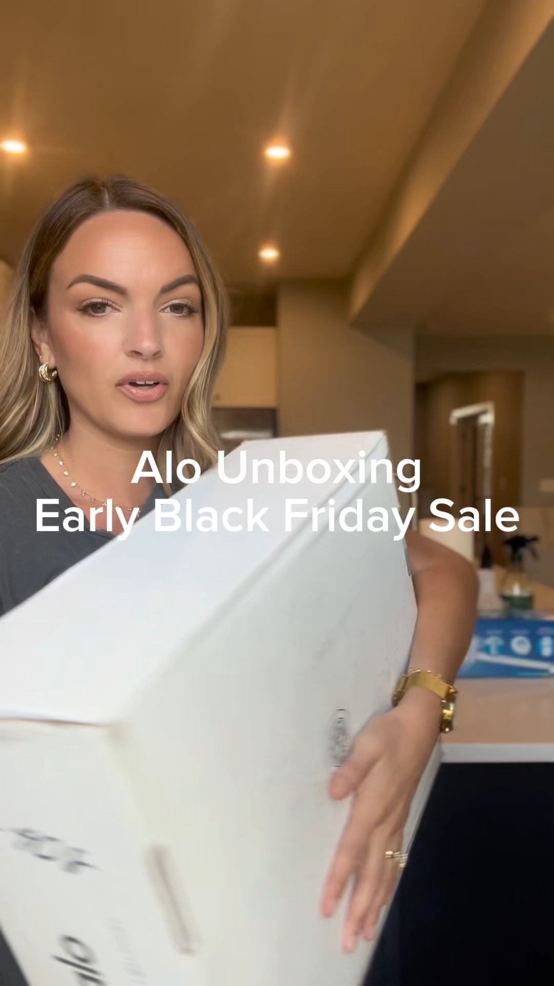 Alo unboxing 

#LTKActive #LTKSaleAlert