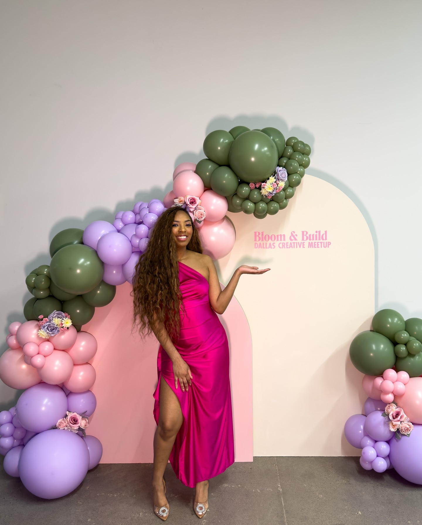 Bloom & Build + YAP! 

It was soooooo nice meeting so many of you at @takarasocial ‘s event!

Every single one of you in the room were beautiful & lively. Wishing much prosperity on everyone’s individual endeavors & Congrats to Takara on another successful event! 💕💐

Remember to always give yourself your flowers! 

#thingstodoindallas #dallas #dallascreativemeetup #takarasocial