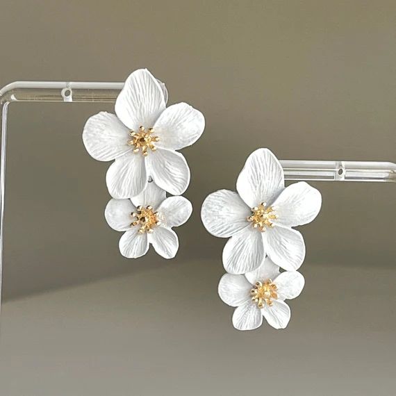White flower earrings, double flower earrings, unique statement earrings, elegant earrings, gold ... | Etsy (US)