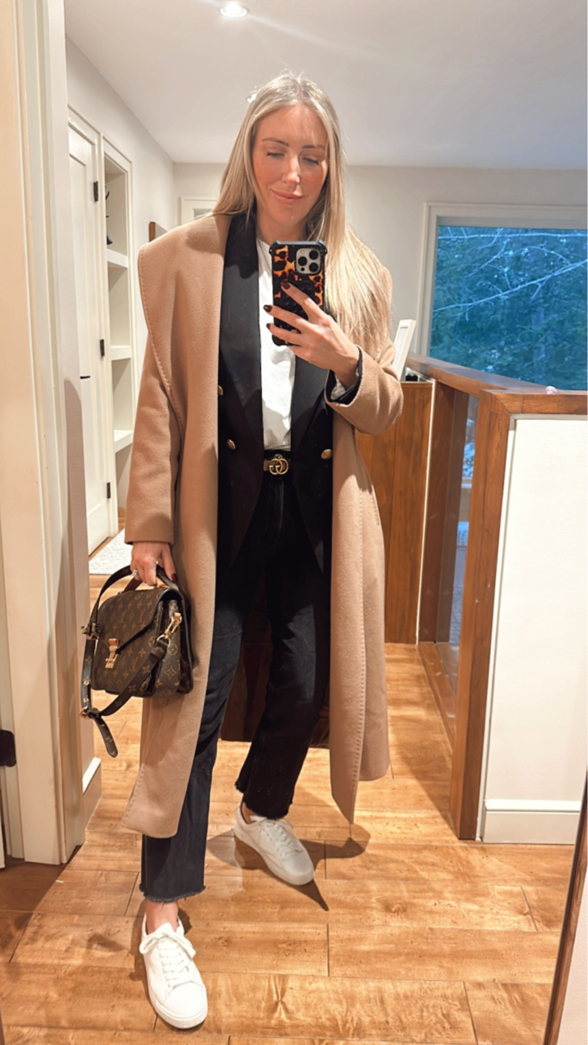 This coat and sneakers on repeat! Classics. Xx 

#LTKworkwear #LTKcanada #LTKautumn