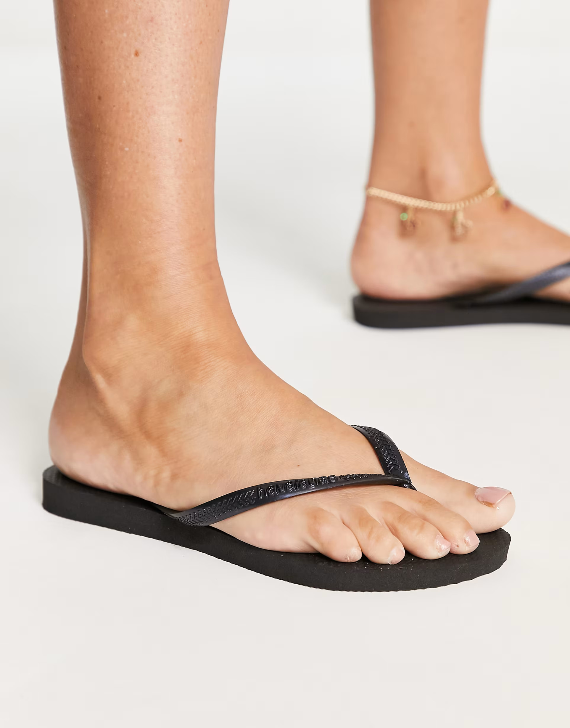 Havaianas slim flip flops in black | ASOS (Global)