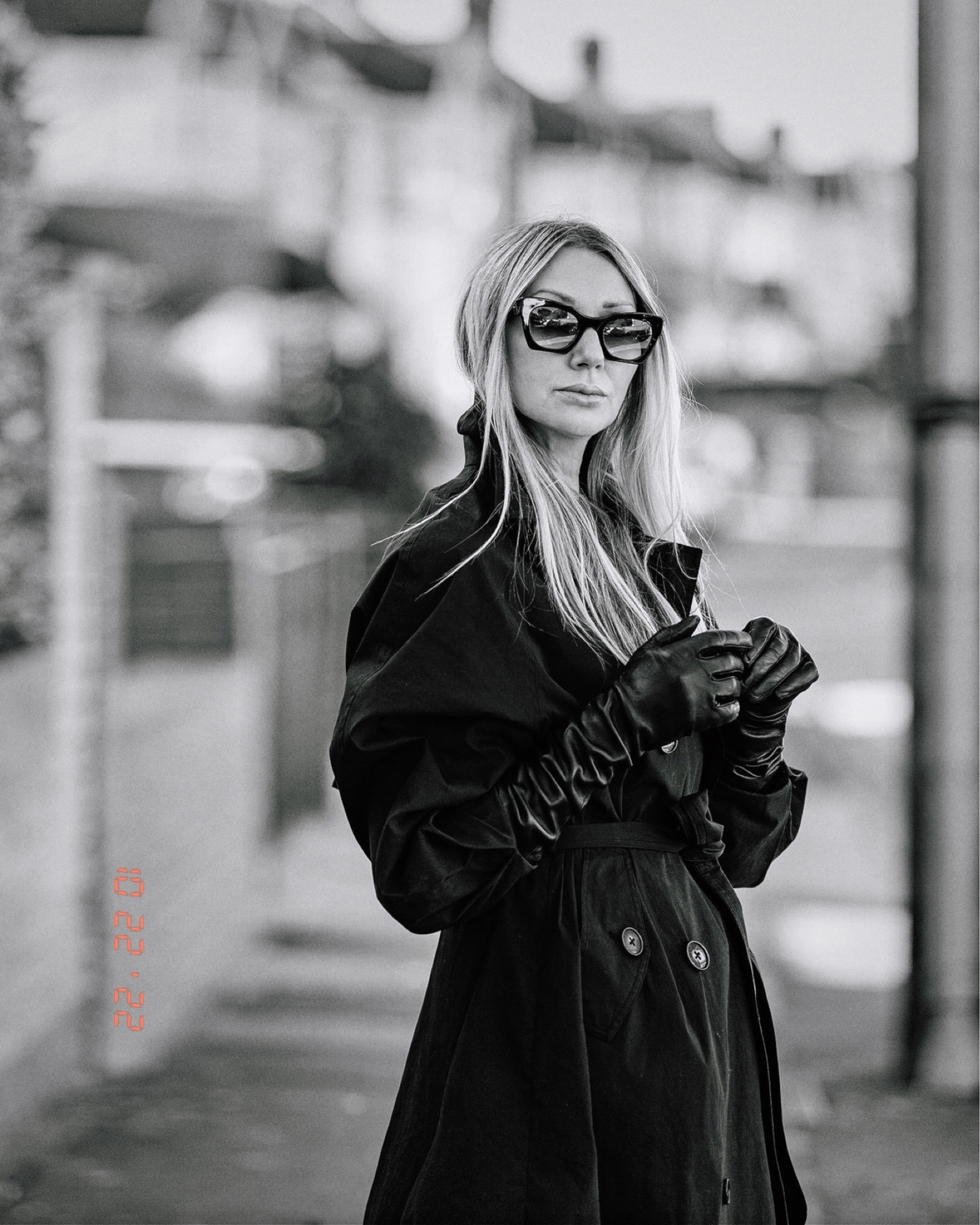 My Autumn favourites, trench coat, long gloves and sunglasses 

#LTKunder50 #LTKeurope #LTKSeasonal