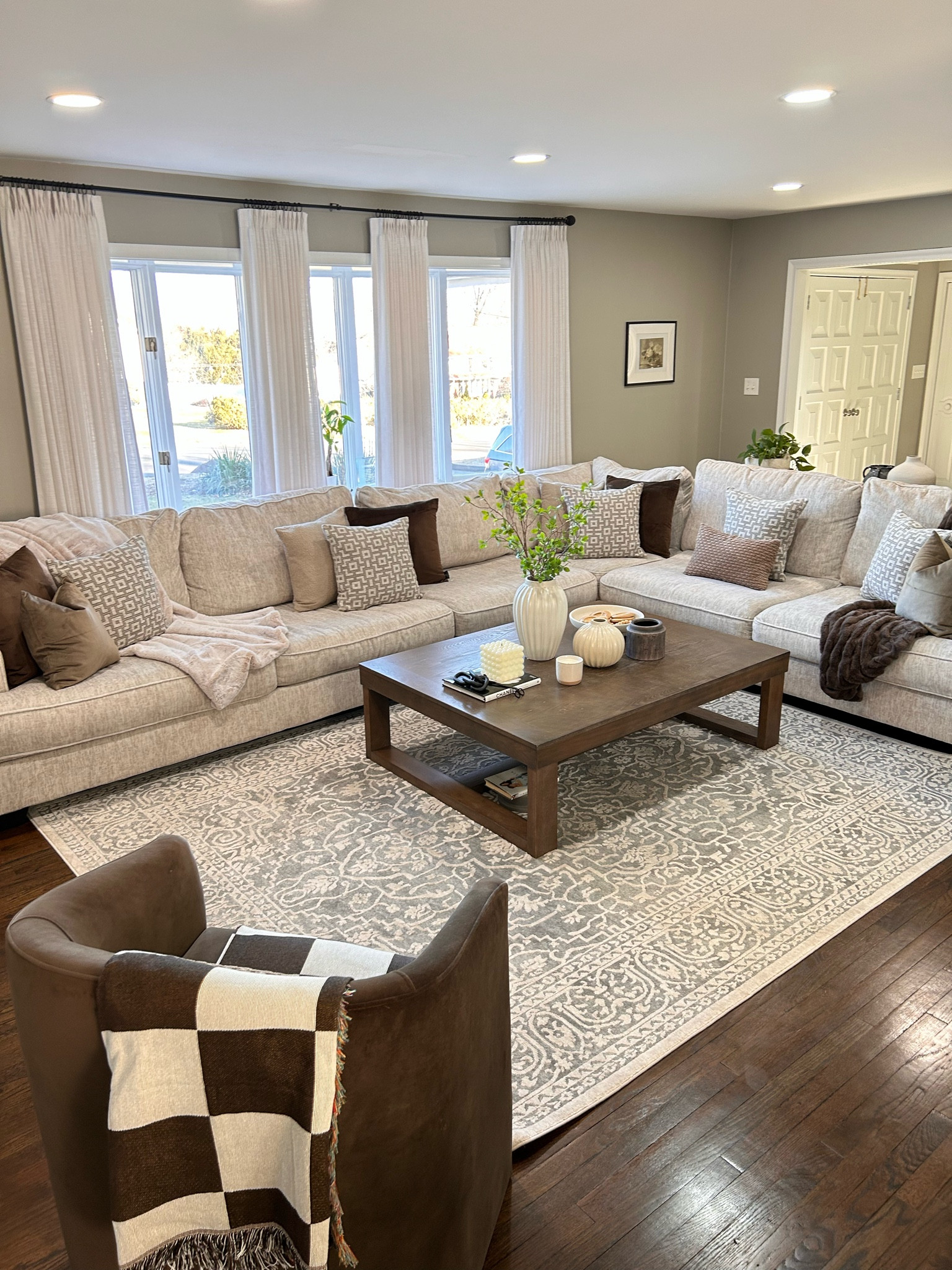 Livingroom look

#LTKU #LTKhome