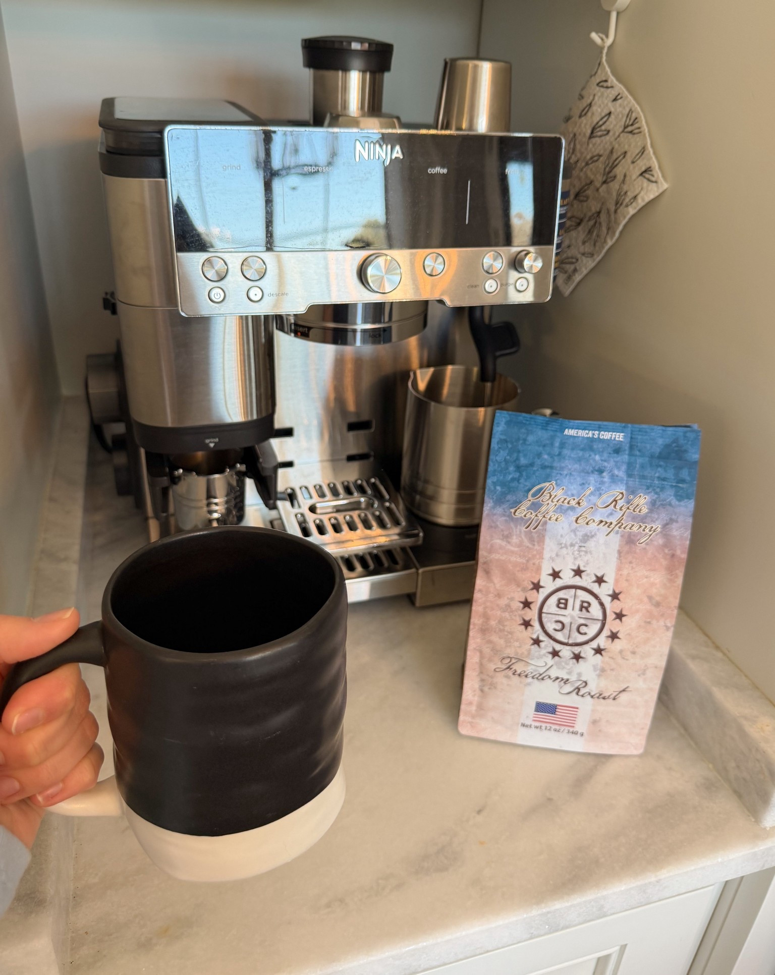 Getting back to sharing the things I truly use every day 🤍
My go-to coffee setup is linked here. #ltkhome
#ltkmom
#coffeeroutine
#realifeathome
#sahmlife
#homefavorites

#LTKmomlife #LTKmorningroutine #LTKHome