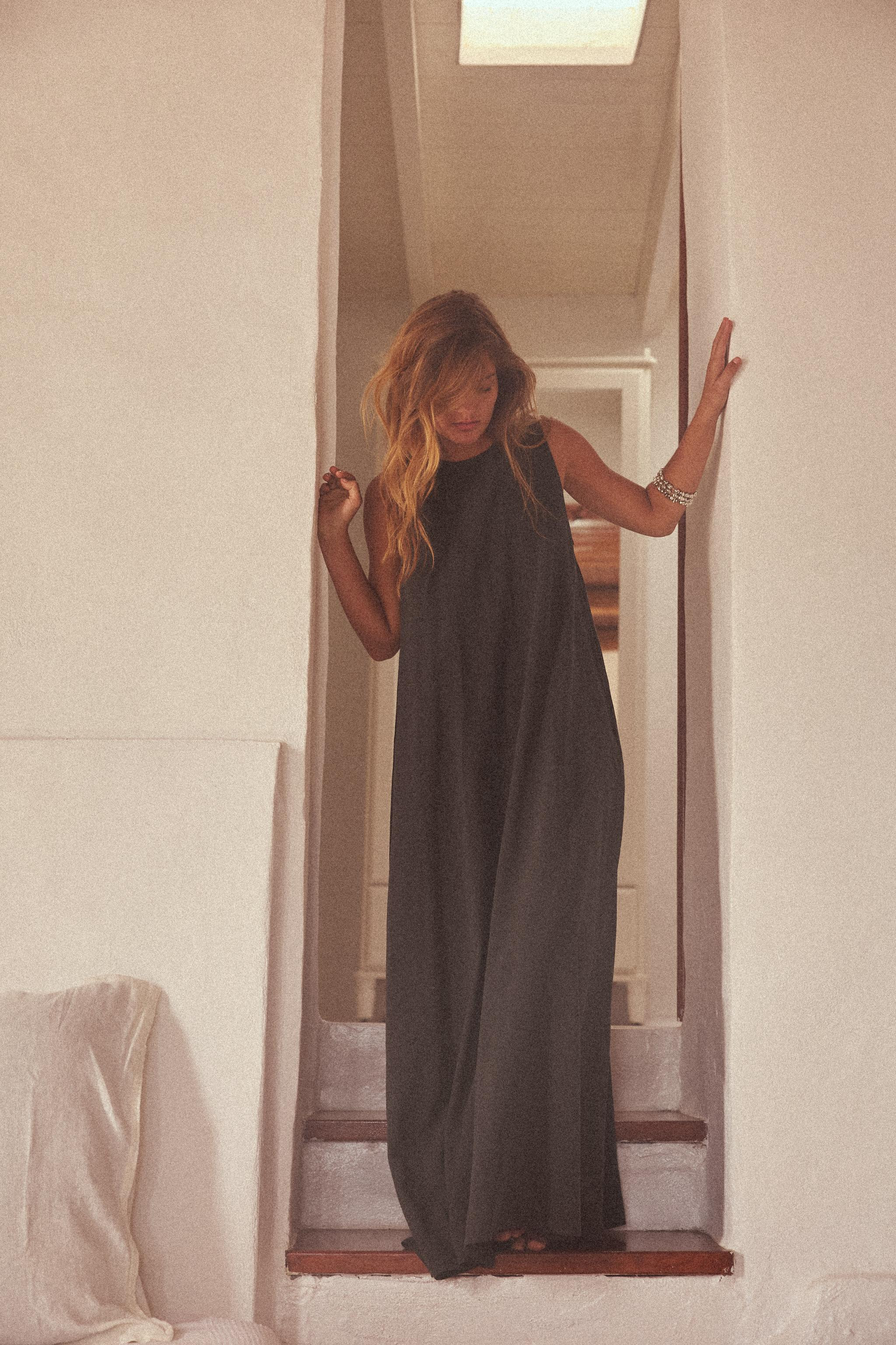 FLOWING VOLUMINOUS MIDI DRESS | Zara UK