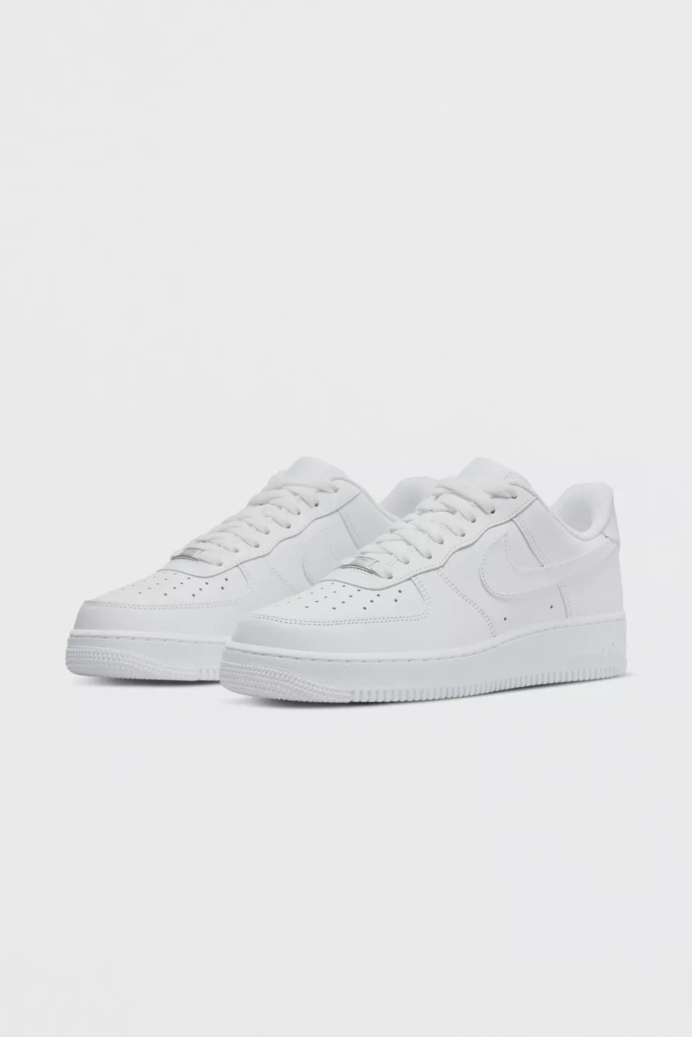 Nike Men's Air Force 1 '07 Sneaker | Urban Outfitters (US and RoW)