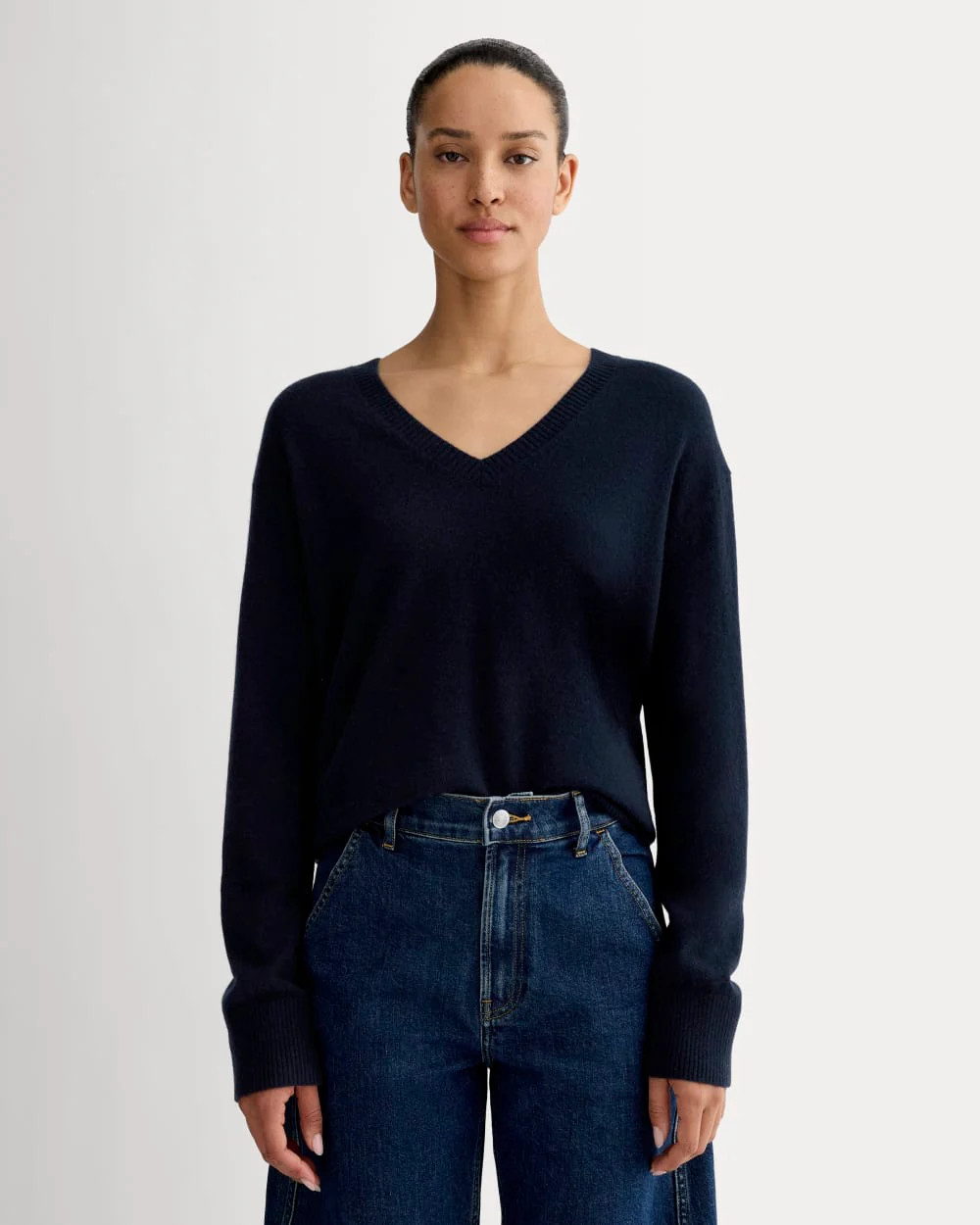 Everlane Classic V In Navy, Size Large, Cashmere | Everlane