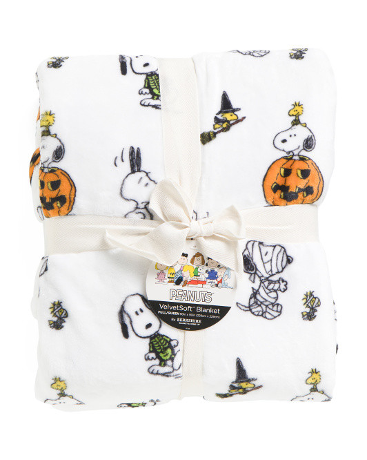 Snoopy And Woodstock Halloween Plush Blanket | TJ Maxx