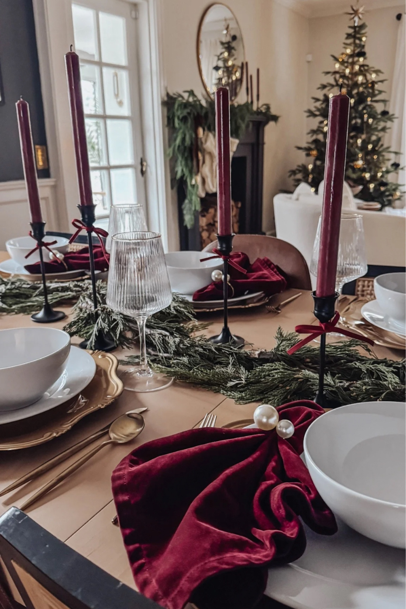 Christmas table decor🌲

#LTKHoliday #LTKStyleTip #LTKHome