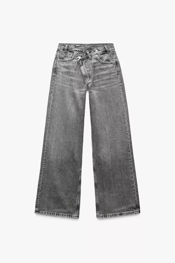 MID-RISE - BAGGY - FULL LENGTHMid-rise jeans with belt loops and five pockets. Asymmetrical front... | Zara US