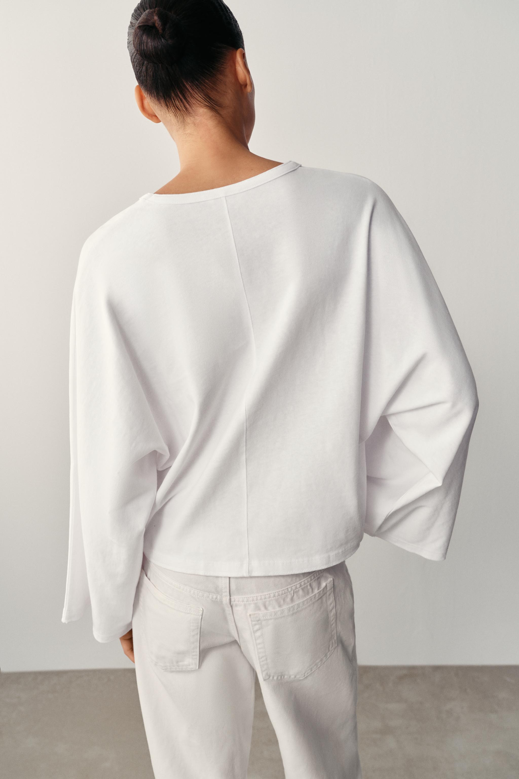 Model height: 179 cmREGULAR FIT - ROUND NECK - REGULAR LENGTH - WIDE SLEEVET-shirt made from spun... | Zara UK