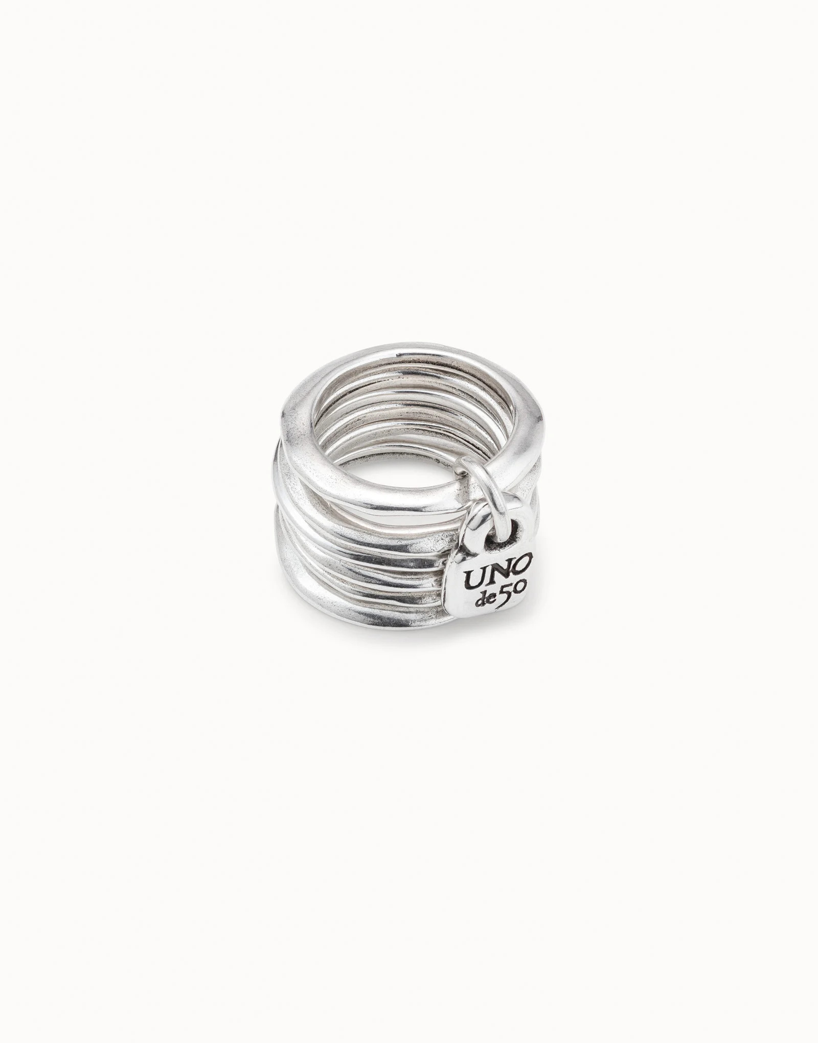 Multi row ring with a charm | UNOde50