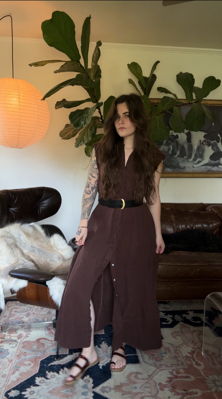 The linen maxi dress I reach for when I want to look put together with zero effort.
Button-down front, short sleeves, and that easy drape that only real linen gives. It’s giving barefoot in the garden, market mornings, and sun-warmed afternoons 🌾☀️

I linked this one and a few similar styles—perfect for summer layering, travel days, or just feeling like your softest self.

#LinenSeason #CapsuleCloset #EffortlessStyle #LTKSpringStyle #VixenRuseVibes #NeutralDressing 

 