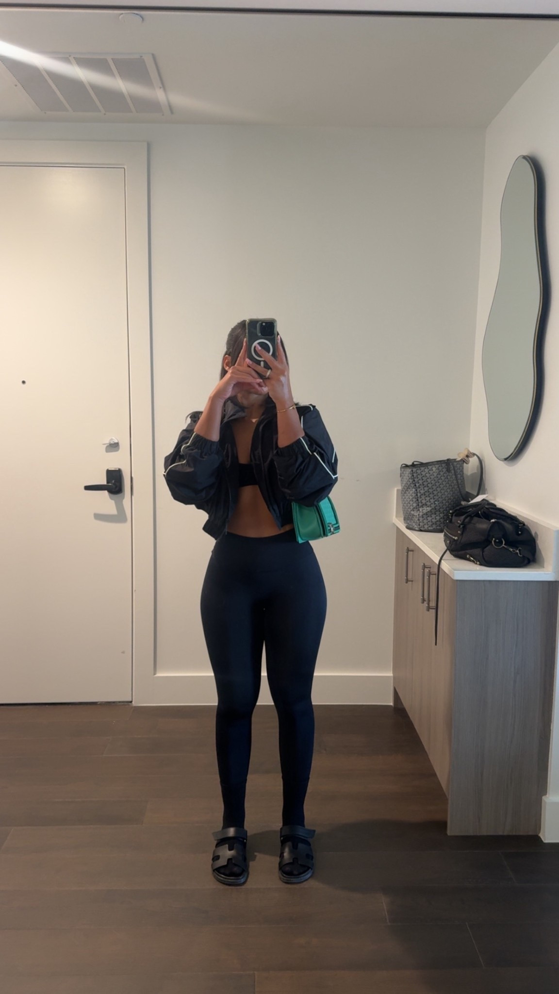 Wearing an XS in the leggings & the top! Also an XS in the jacket it’s old from
CSB so I linked similar!🖤