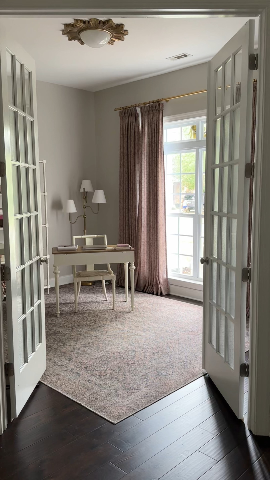 My office is finally DONE 🤍 Linked every single thing so you can shop the look + get the same vibe ✨ #homeofficegoals
.
#officedecor #homeoffice #workspacegoals #homeofficedecor #deskinspo #officesetup #organizationideas #officeorganization #homeofficemakeover #beforeandafter #roomtour #desktour #shopthislook

#LTKU #LTKHome #LTKFindsUnder100