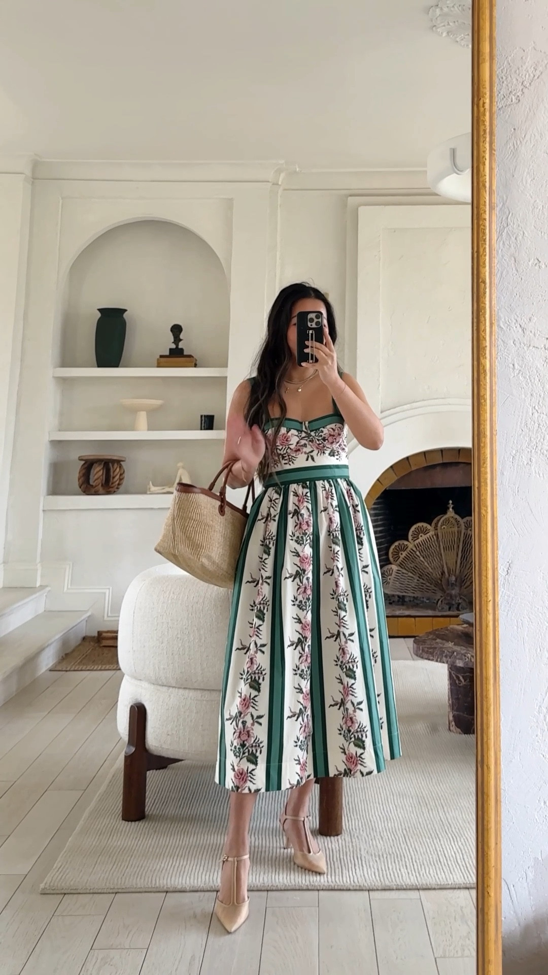 For size reference, I’m 5 ft 115 pounds with a postpartum tummy and wearing a size 2. Perfect fit and so comfortable! I had it shorten by 3 inches to fit my petite frame.

@Tuckernuck #tuckernuckpartner
@shop.Itk #liketkit