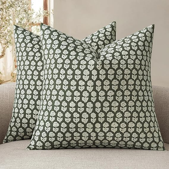 MIULEE Winter Block Print Pillow Covers 18x18 Inch Set of 2, Christmas Vintage Floral Throw Pillo... | Amazon (US)