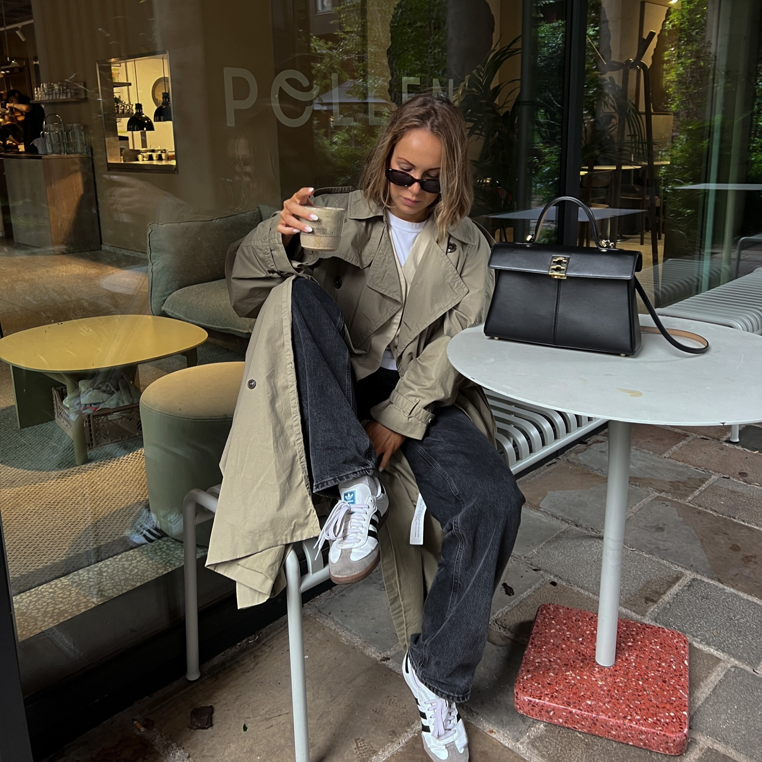 waistcoat • jeans • sneakers • trench coat 


#LTKstyletip #LTKxAFeurope #LTKSeasonal