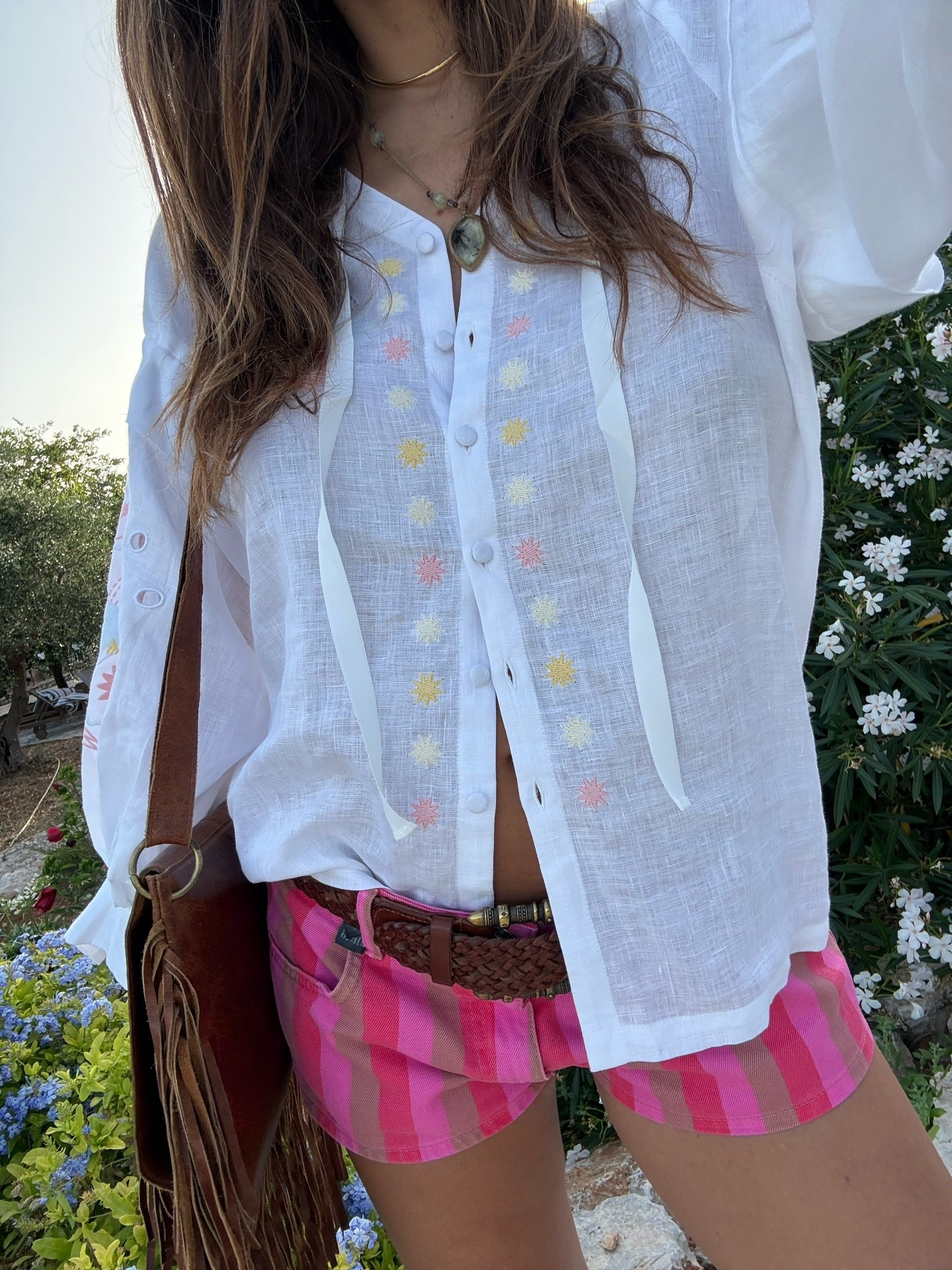 I keep buying different clothes just to end up wearing this version every time 🤍🌸