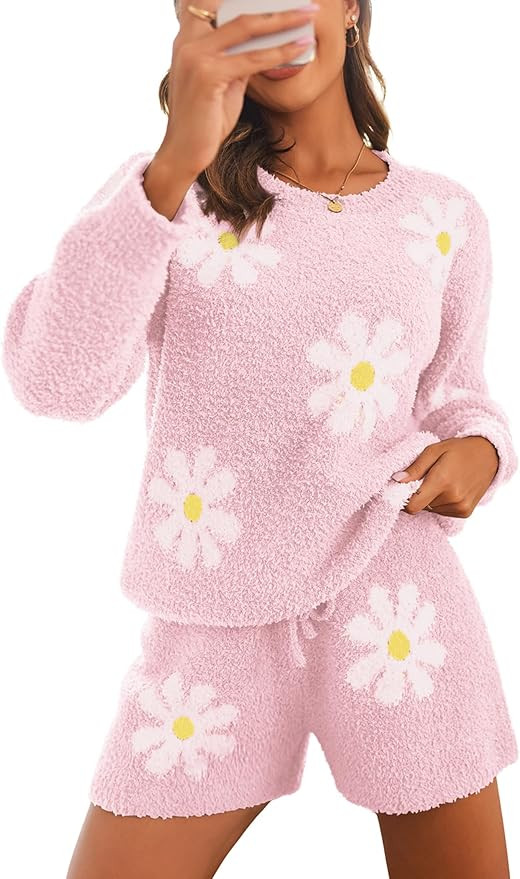 Ekouaer Fuzzy Fleece Pajamas 2 Piece Warm Soft Lounge Set Long Sleeve Sweater Top and Shorts Loun... | Amazon (US)