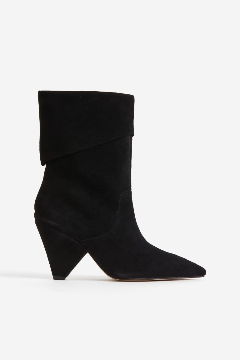 Suede boots | H&M (UK, MY, IN, SG, PH, TW, HK)