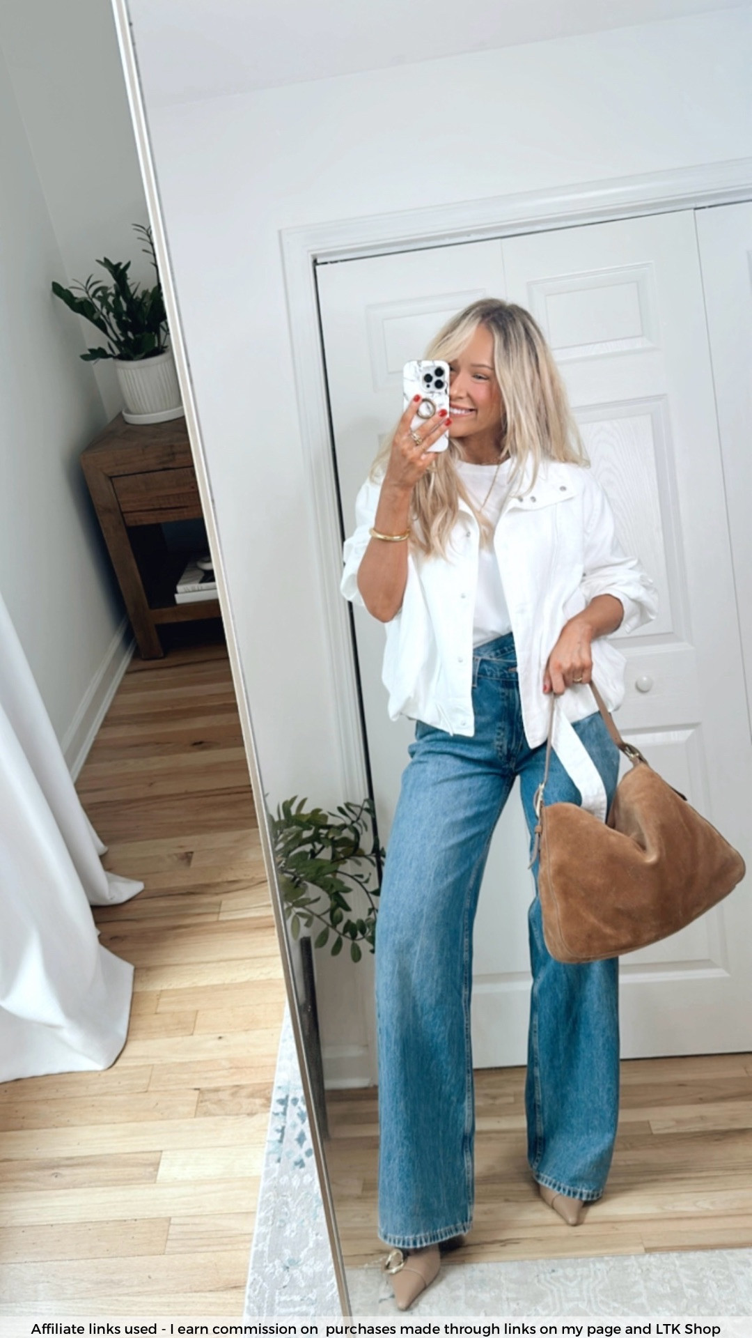 Zara fall outfit 2025

White cropped jacket
Zara jeans 
Everyday fashion
Trendy style 