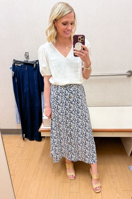 I love this blue floral button-front skirt from @kohls! It pairs perfectly with this puff sleeve top! 
Top- small
Skirt- xs
Shoes- 7.5


#LTKSeasonal #LTKstyletip #LTKfindsunder50