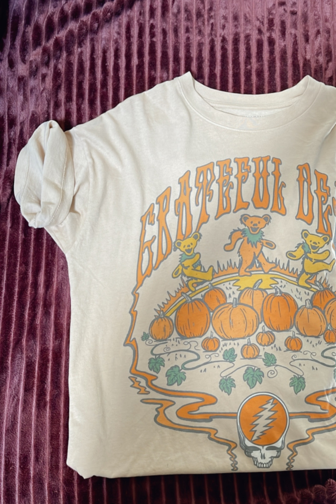 LTK SALE!🍂✨ I wear this graphic tshirt multiple times a week. So cozy & oversized. Perfect for Fall!



Band tshirt
Cozy outfit
Fall outfit
LTK sale
Pumpkin shirt
Grateful Dead shirt
Graphic tee
Graphic tshirt
 

#LTKSale #LTKSeasonal #LTKsalealert