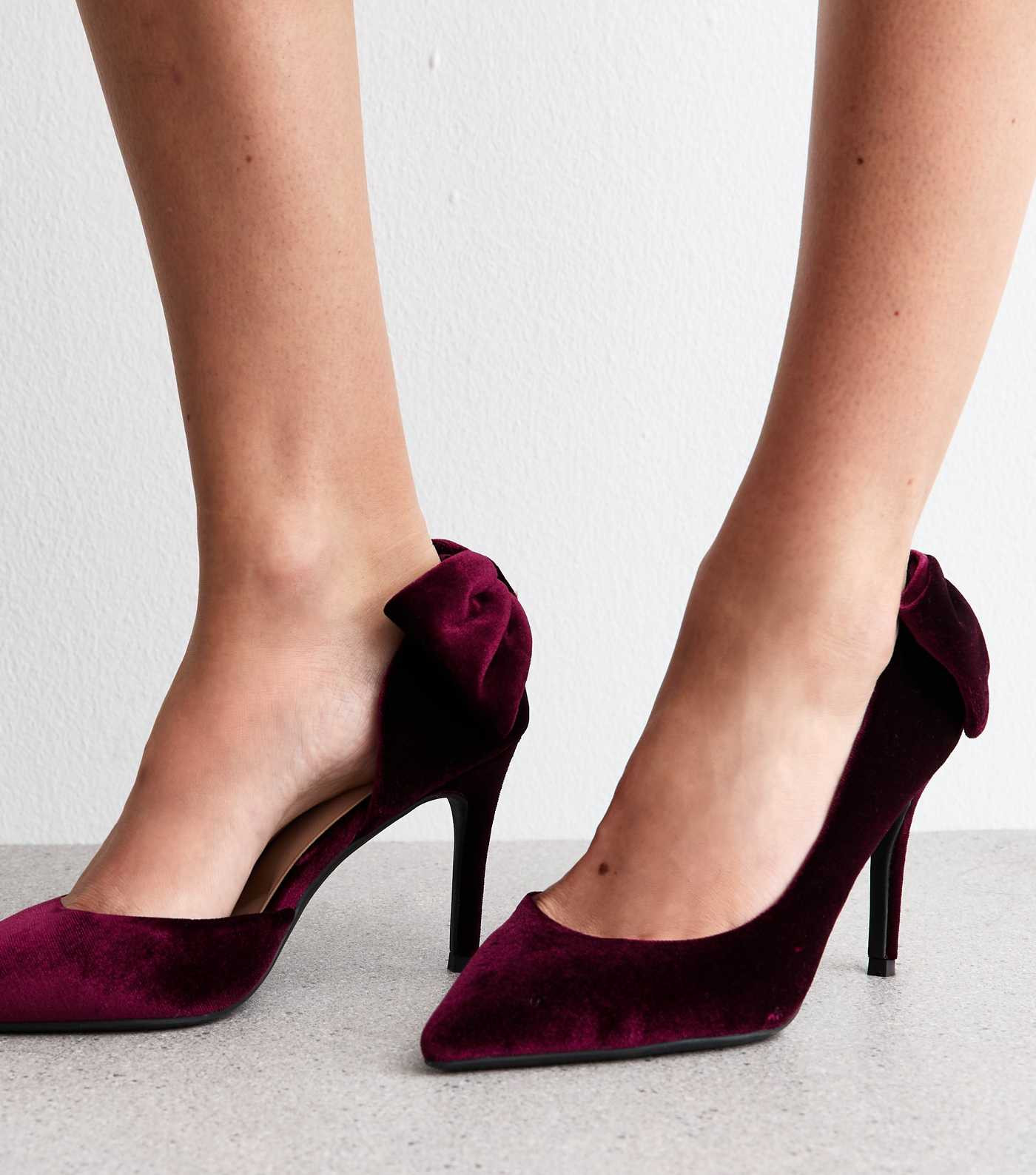 Wide Fit Burgundy Bow Court Shoes | New Look | New Look (UK)