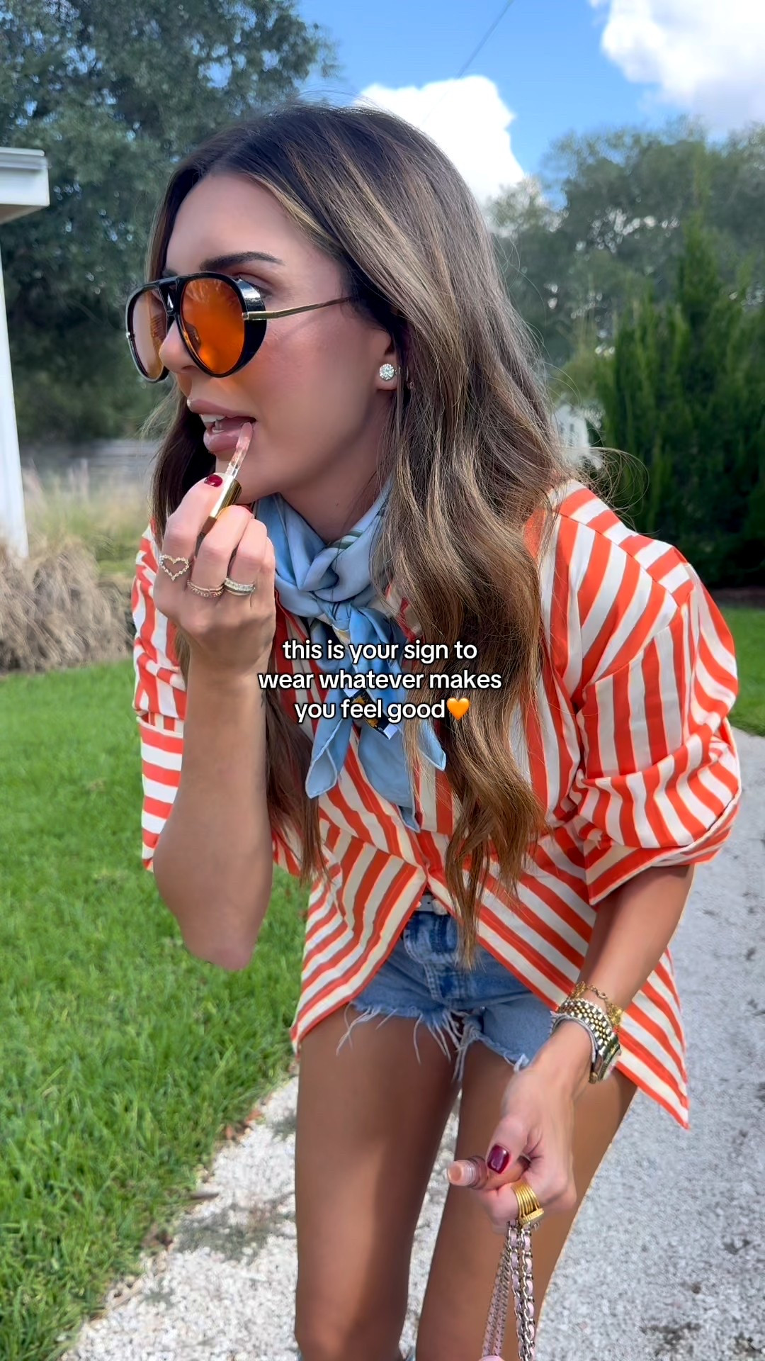 RT ootd! Love mixing colors and patterns and this outfit got so many compliments!

top: small
jorts: 26

Round Top

#LTKStyleTip #LTKShoeCrush