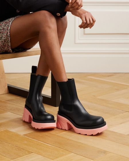 Bottega Veneta Flash Chelsea Boots l chunky waved platform soles l leather boots l rare sale savings
Currently 66% Off!

#LTKSaleAlert #LTKStyleTip #LTKFindsUnder100
