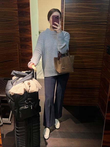La Ligne Marin sweater in grey KELLYM10 for first time customers
STAUD knack pant
Koio white loafer
Chocolate suede little Liffner mini tote bag
Beis carry on rolling bag



#LTKtravel #LTKstyletip #LTKshoecrush