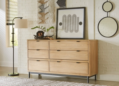 Freslowe Dresser | Ashley | Ashley Homestore