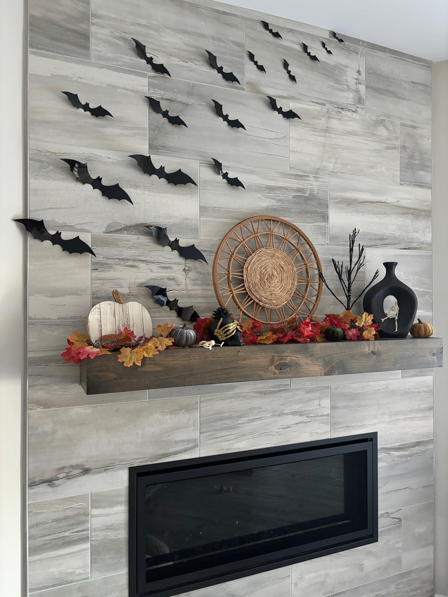 The bats on the fireplace might be my favorite Halloween decoration 🦇

Home decor, Halloween decor, fireplace, mantle, bats, fall leaves, pumpkins

#LTKHalloween #LTKHome #LTKHoliday