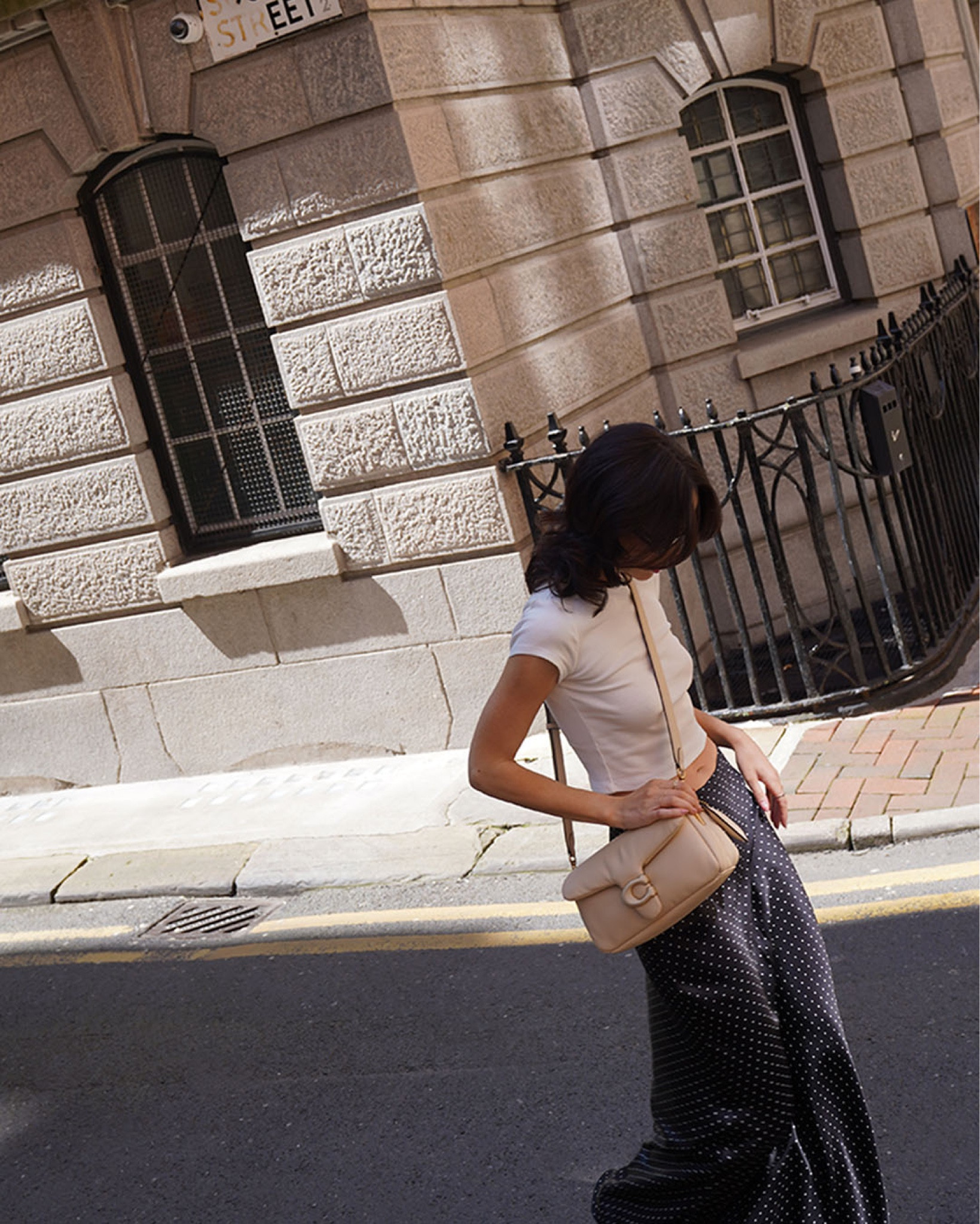 tee by reformation 
bag by coach via coggles use discount code HANNI15 for 15% off + free NDD
shoes by cos 
sunglasses by le specs 

#LTKeurope #LTKstyletip #LTKSeasonal