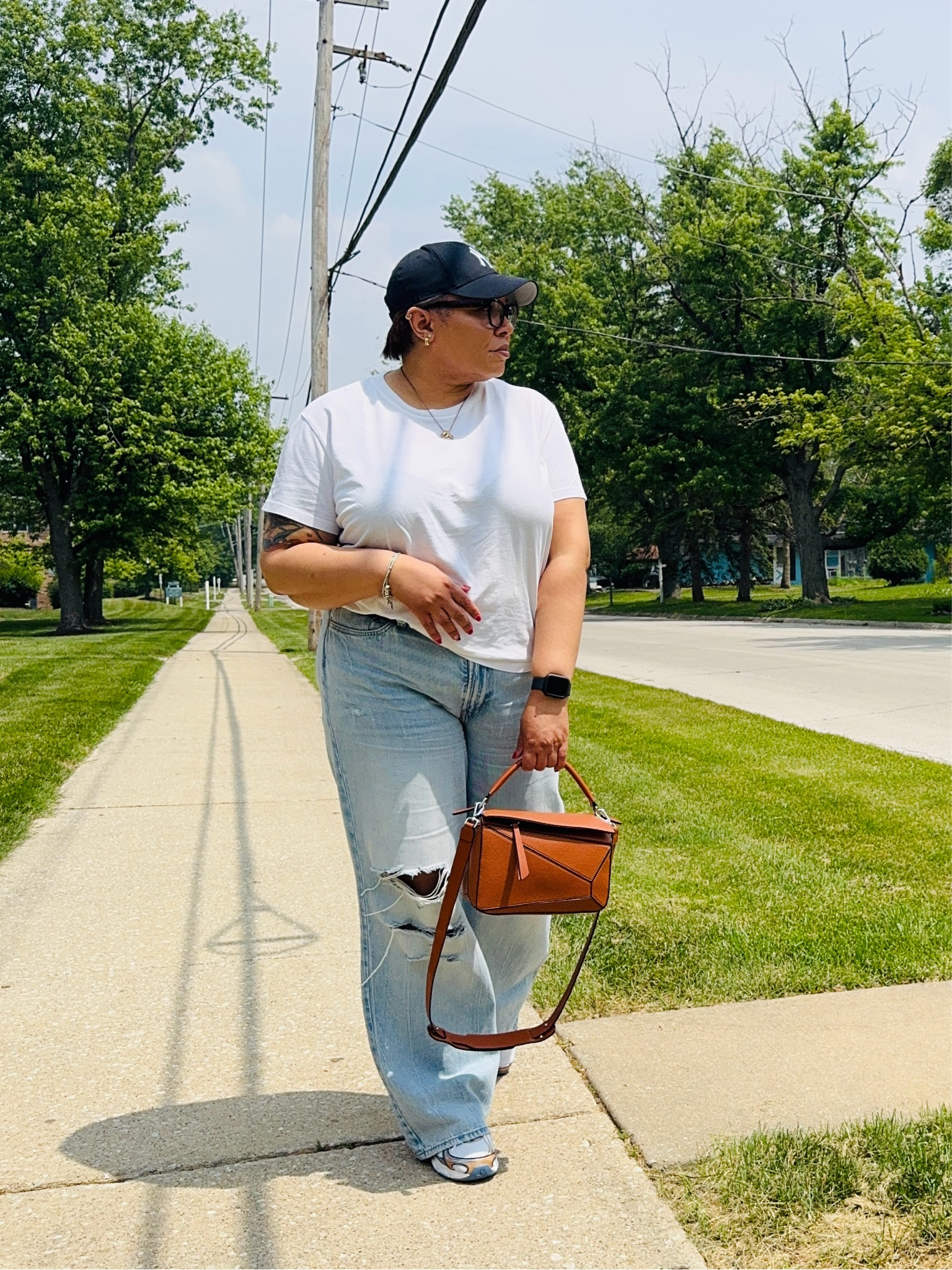 “Summer uniform = wide-leg denim + lightweight layers 😍These H&M Curvy Fit Ultra High Jeans are a dream for waist definition & comfort.

#LTKSummerEdit #LTKPlusSize #LTKFindsUnder50
