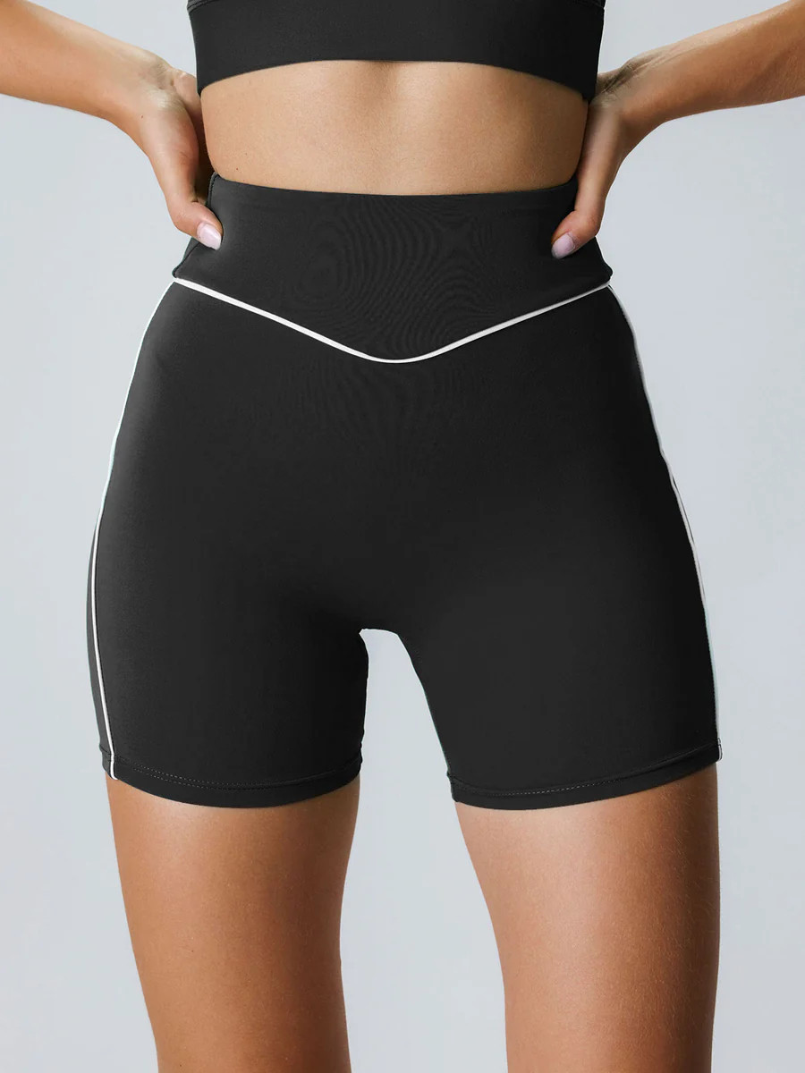 Black Natural Waisted Lycra® Short & Reviews - Green,Black - Sustainable Yoga Bottoms | BERLOOK | BERLOOK
