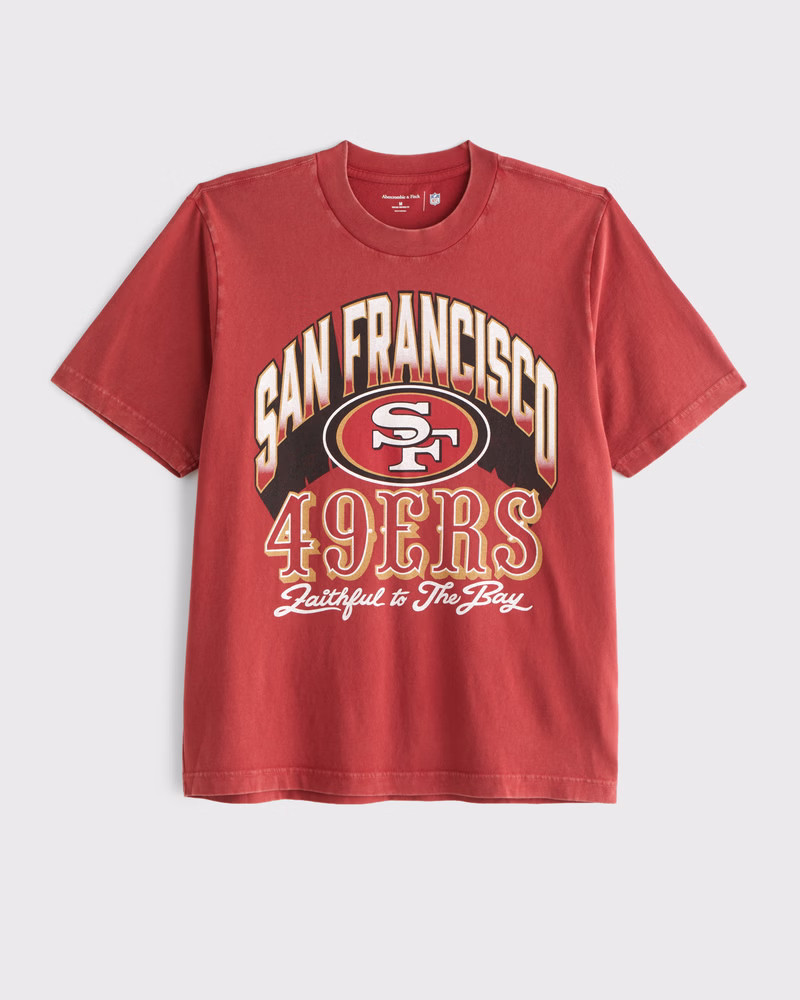 Abercrombie & Fitch Men's San Francisco 49ers Vintage-Inspired Graphic Tee in Red-49ers - Size XXXL | Abercrombie & Fitch (US)