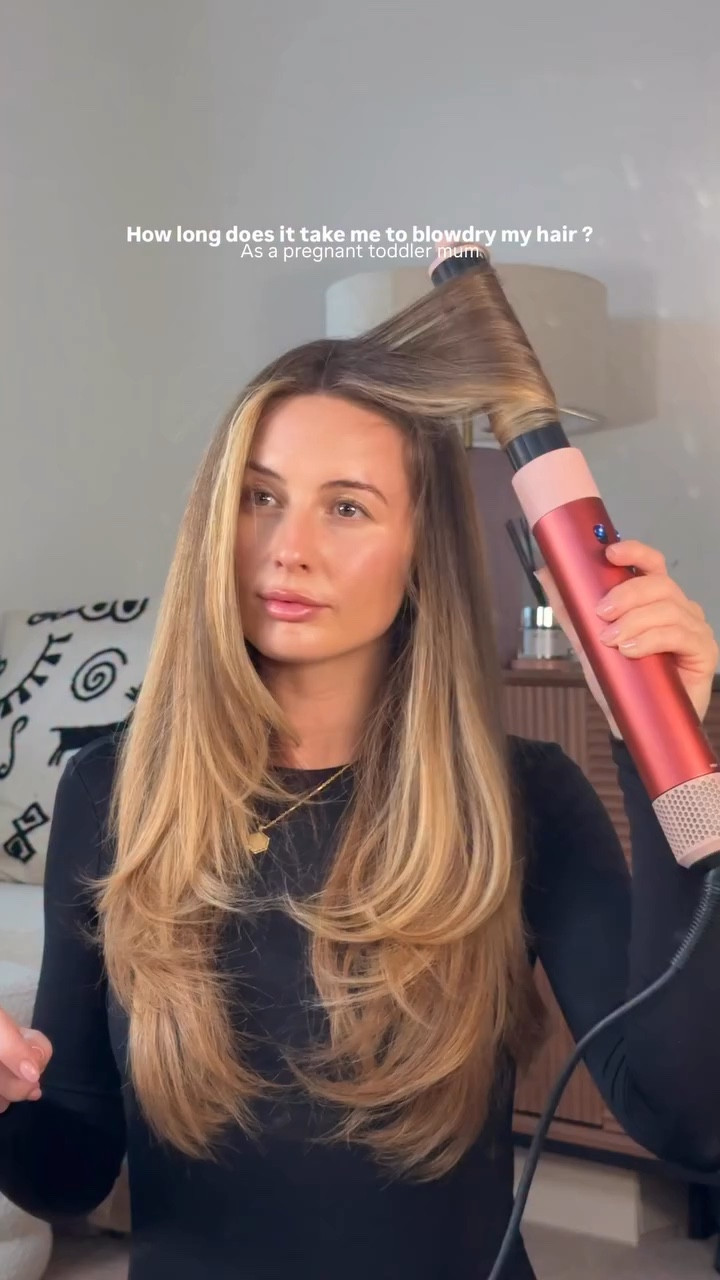 The perfect routine for the time poor gals 👶🏻🤰🏼☁️
#airwrap #blowdry #hairroutine
