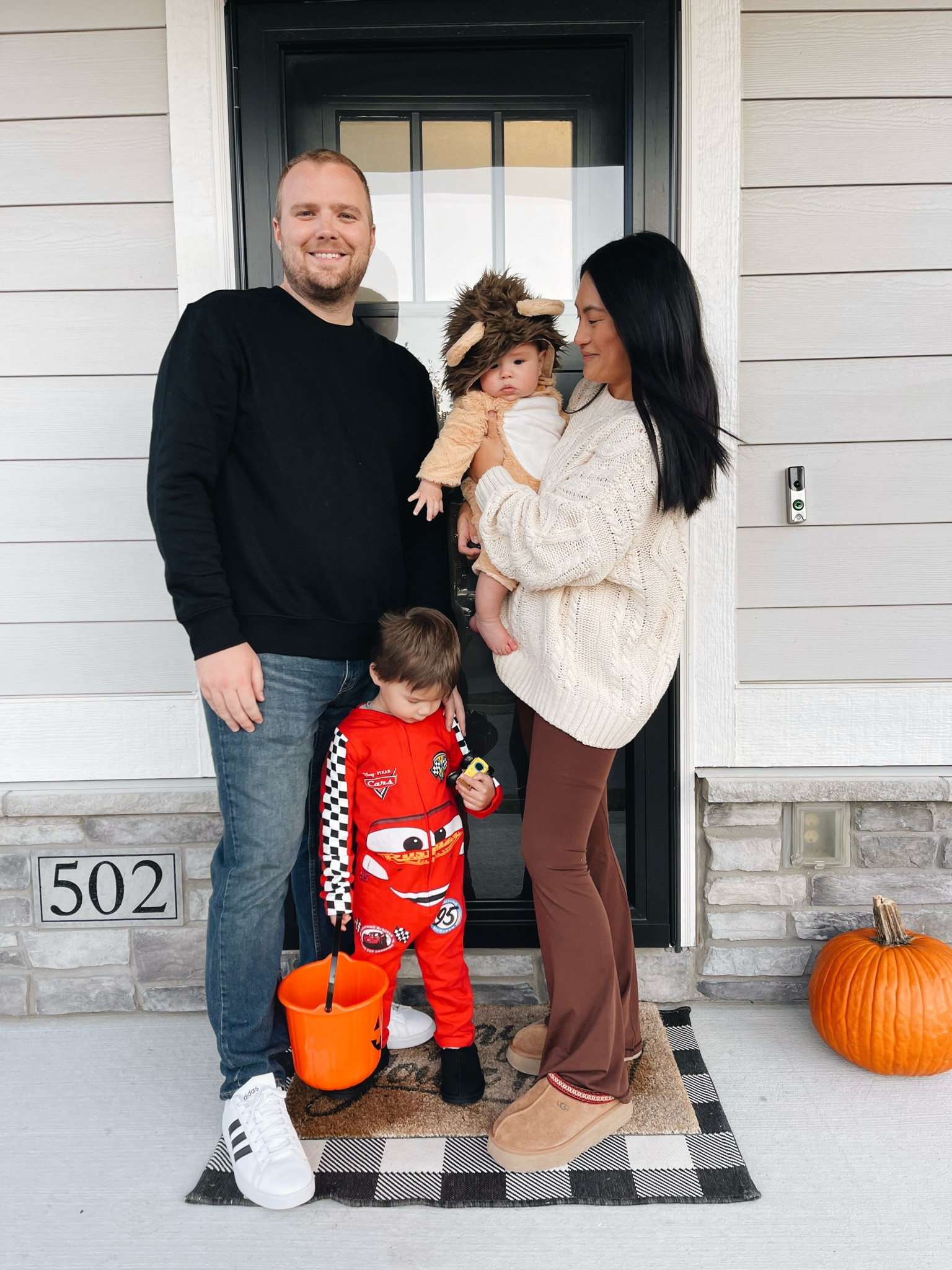 We love halloween! 👻🤎🏁

#halloween #comfyoutfit #family

#LTKBaby #LTKHoliday #LTKKids