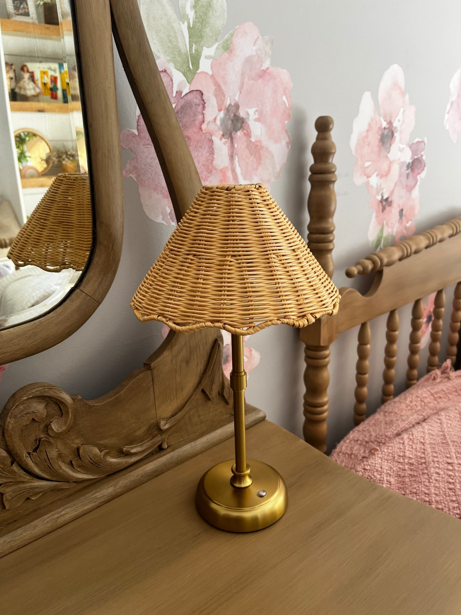 Check out this adorable Amazon cordless rechargeable rattan lamp!   😍😍

#LTKHome #LTKFindsUnder50