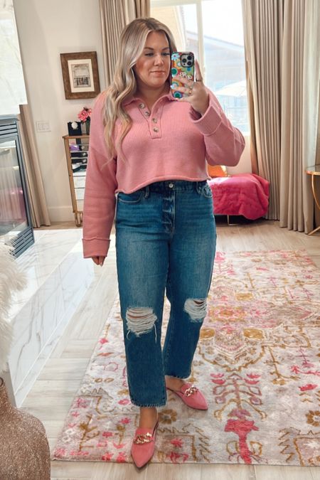 curvy fall outfit! wearing size xl in cropped pink sweater top and size 15 in straight leg distressed denim 

#LTKcurves #LTKSeasonal