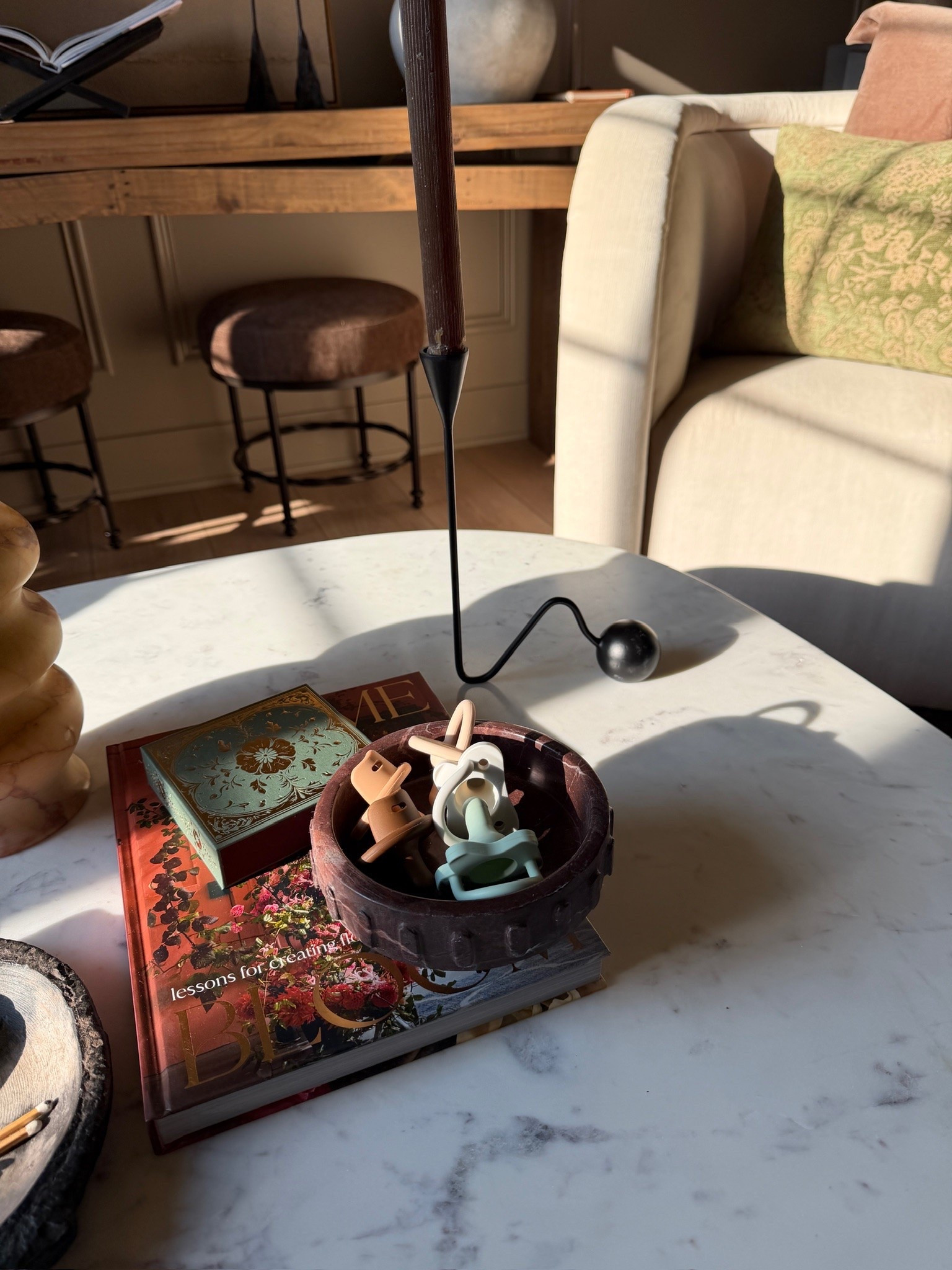 Coffee table decor! #kathleenpost

Home decor, interior design

#LTKHome

#LTKBaby