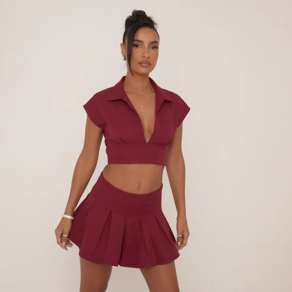 Mid Rise Tailored Pleated Mini Skirt In Burgundy Woven | EGO (UK)